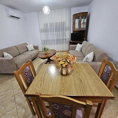 Diana'S Apartment 培拉特 外观 照片